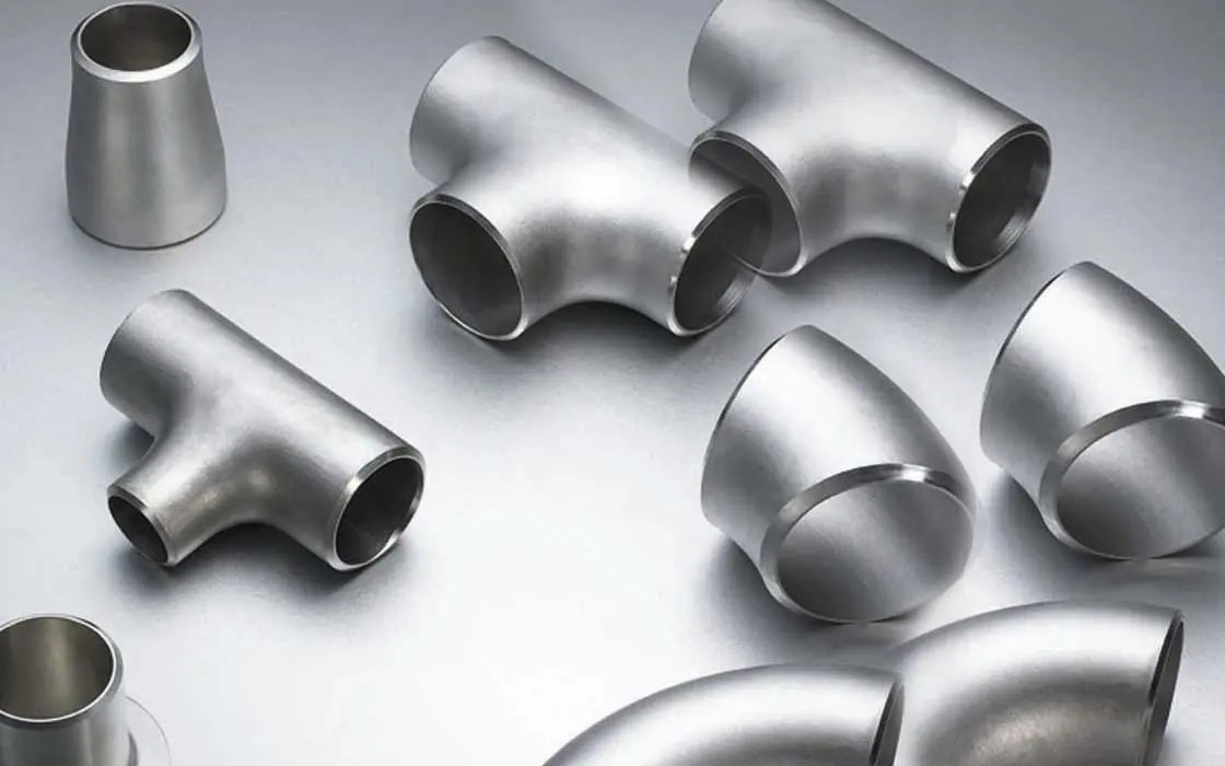 Stainless steel pipe fittings — tees, elbows and reducers